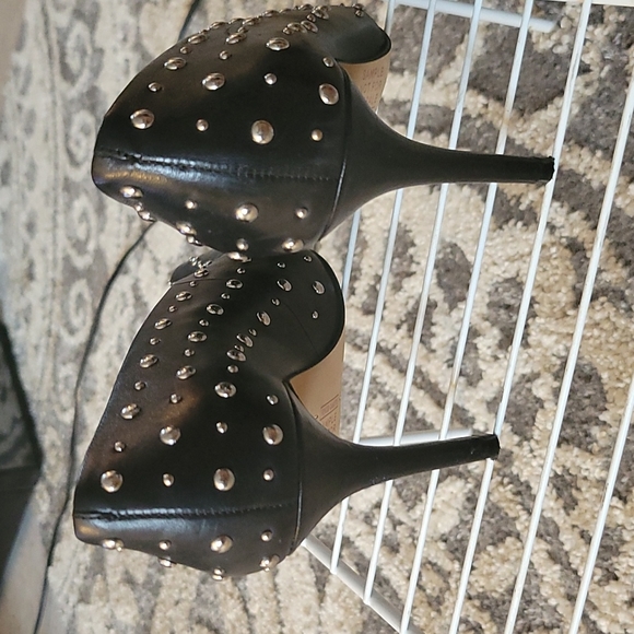 Vince Camuto shoes - Picture 5 of 10